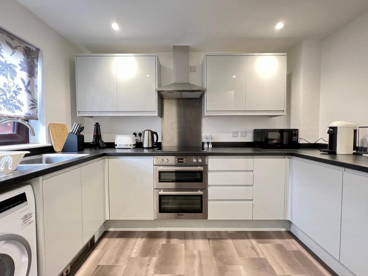 Modern 2 Bed Townhouse Just Outside City Walls With Free Private Parking York Eksteriør billede